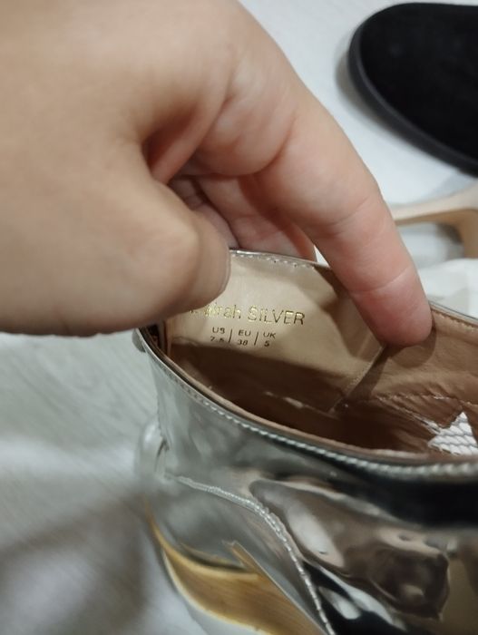 Женские туфли ботинки на платформе серебристого цвета от бренда Baldi