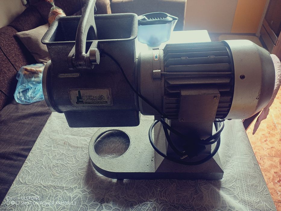 Професионално ренде за кашкавал и всички видове сирена и други неща