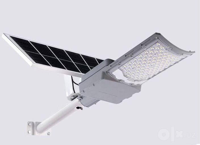 Quyosh paneli projektor.