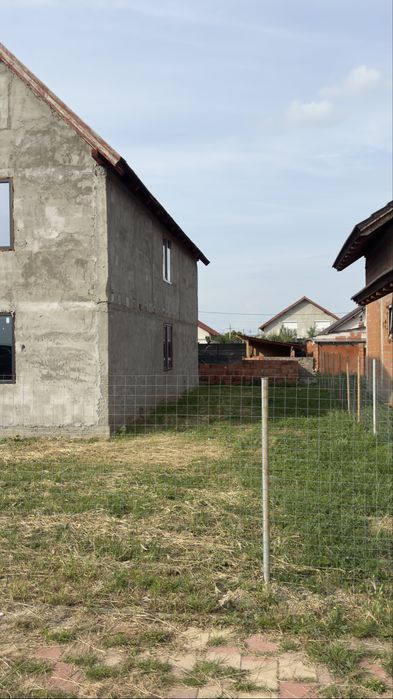 Vand sau schimb casa in gri cu apartament in Sannicolau Mare.