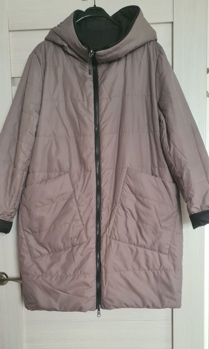 Продам  двустороний  демисезонный  пуховик