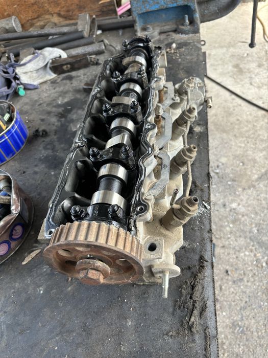 Глава Нисан Примера 2.0 дизел Р10.Глава блок колянов вал