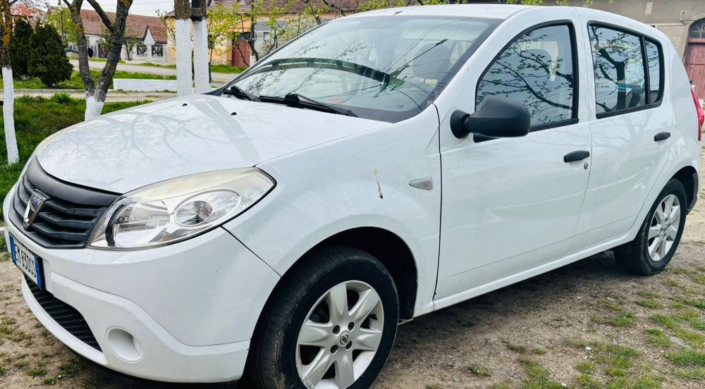 2 buc 1750 € dacia sandero benzina și GPL