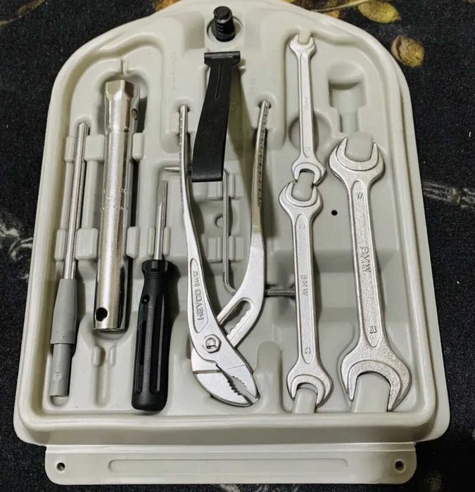 Trusa scule auto Bmw e30