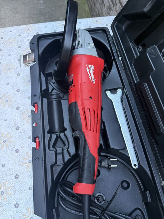 Професионален ъглошлайф Milwaukee AG 22-230 (2200W, 230mm)