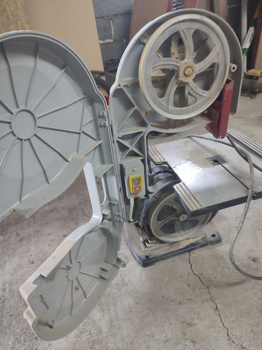 Ленточный пила Зубр 350вт