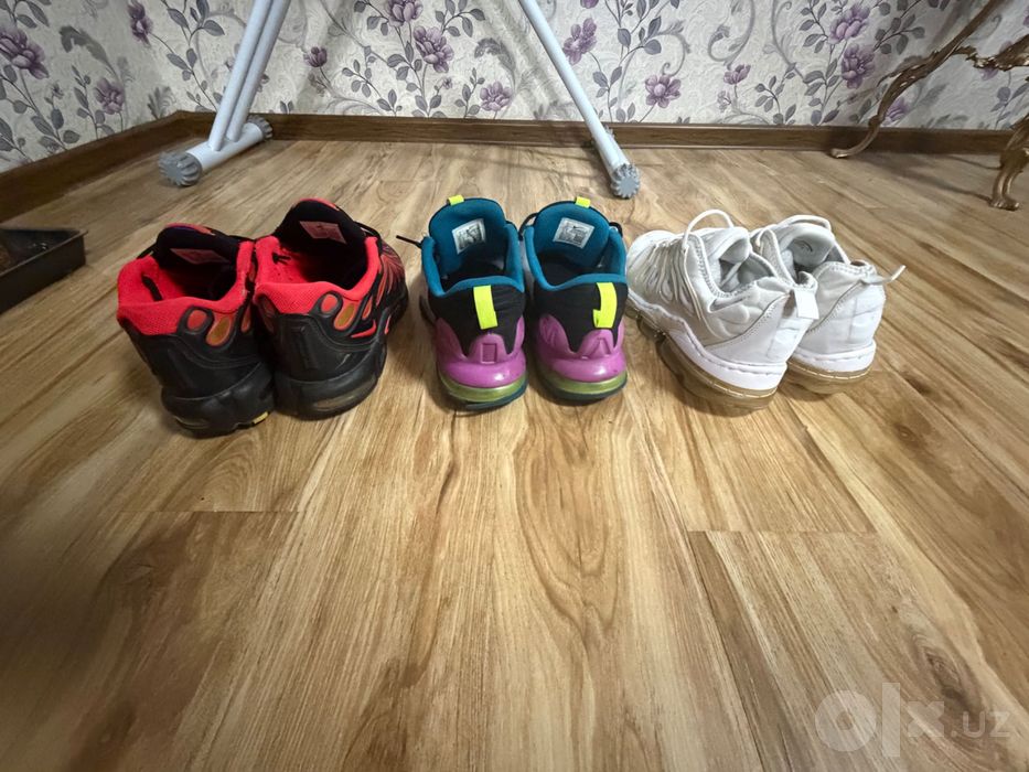 Продам оригинальные кроссовки Nike