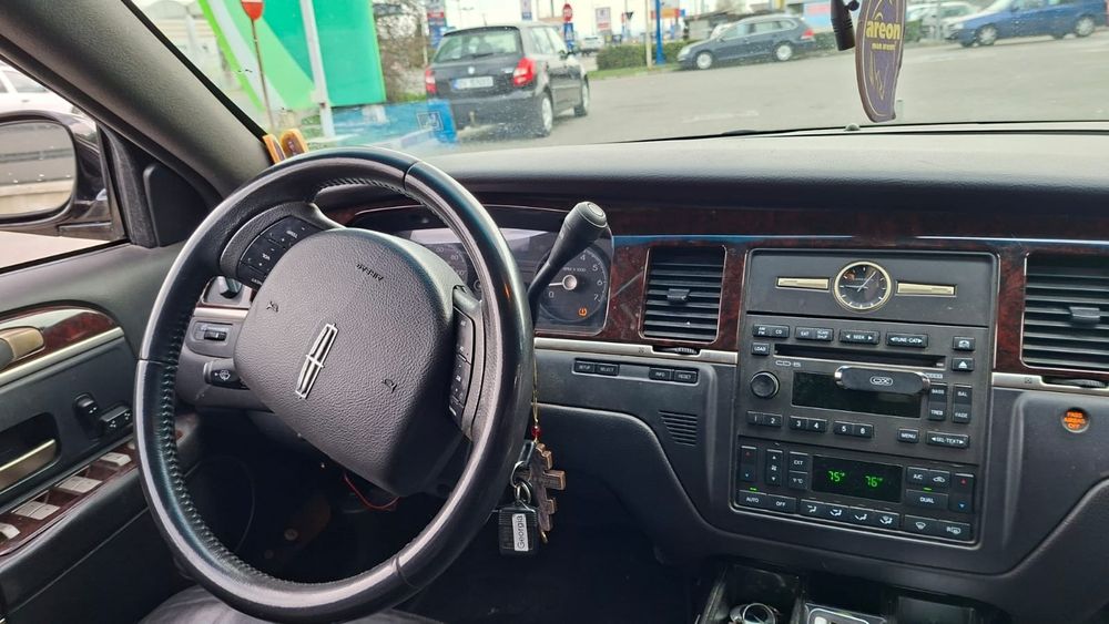 2011 Lincoln Town Car Executive L