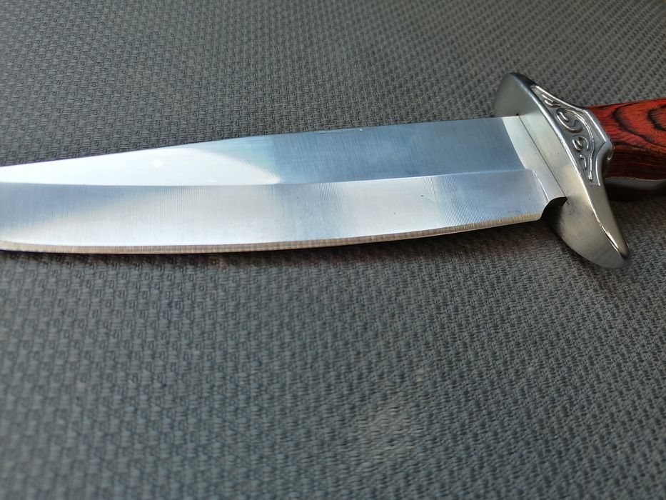 Нов Нож с Кубор.