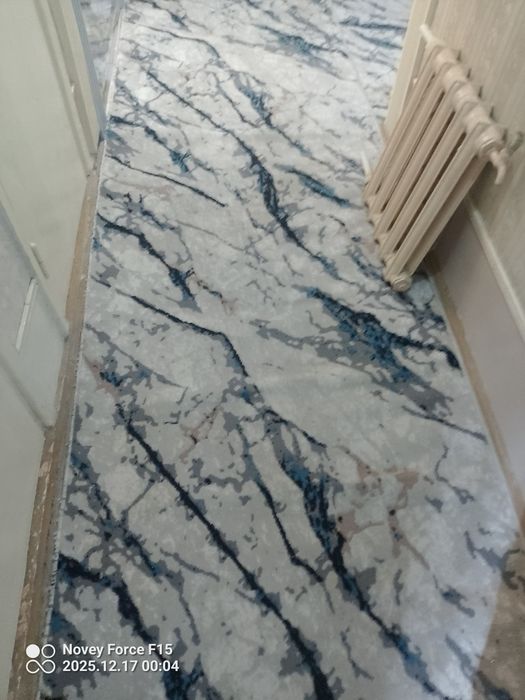 Gilam srochna sotiladi