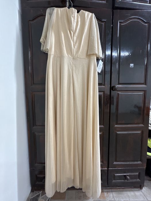 Уникална чисто нова дълга рокля за официални поводи