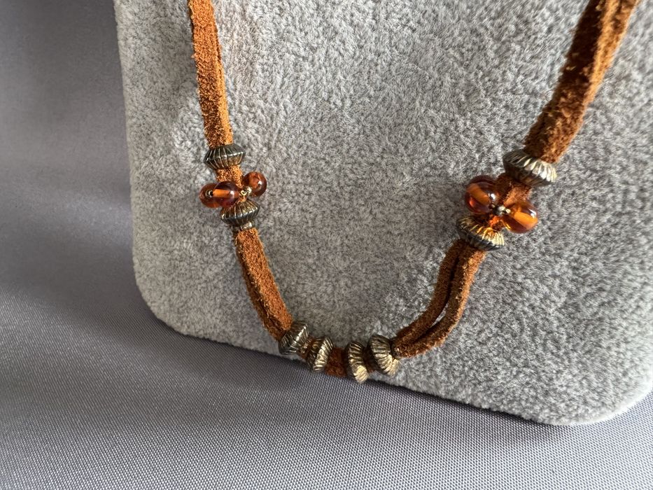 Colier din piele, argint si chihlimbar