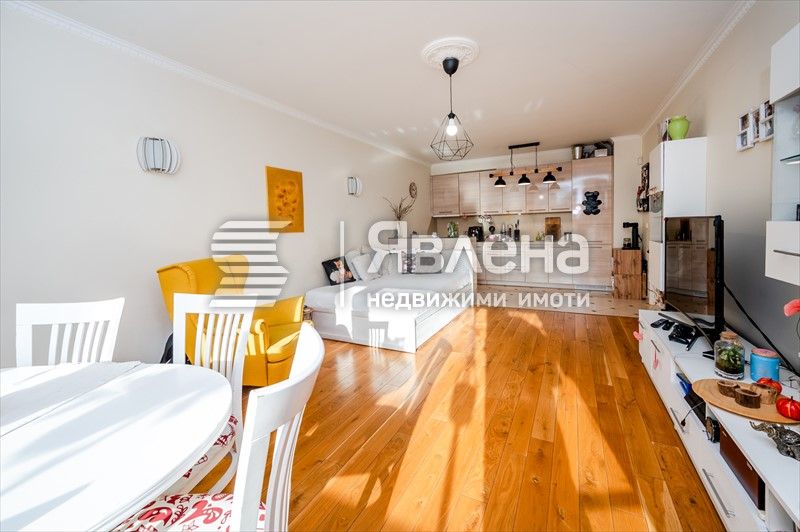 Продава се Тристаен апартамент в София, Младост 2 - 120 кв.м за 3292 €/кв.м - Снимка #1