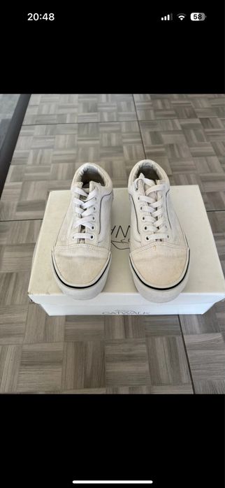 Vand tenisi de fete cu talpa groasa Vans