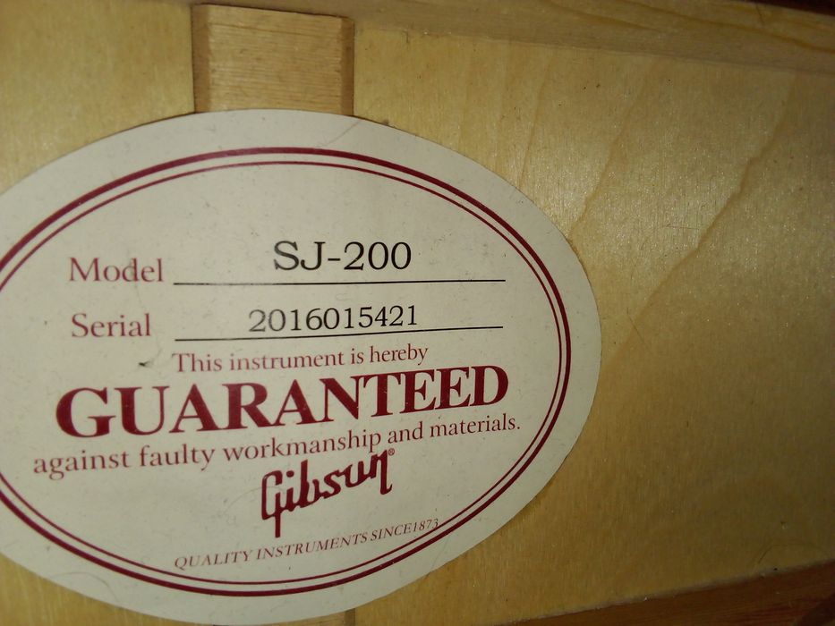 Акустическая гитара Gibson SJ 200