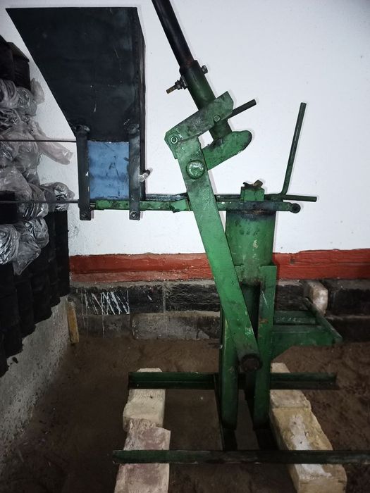 Shestirna zanjirlar va Reduktor lar va Briket stanok