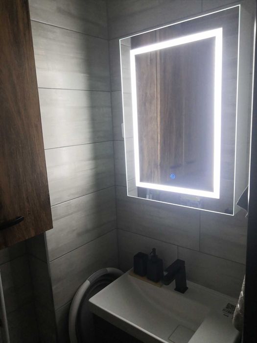 Лед огледало с шкаф за баня и тоалетна 70/13/50 с 3 цвята LED осв.