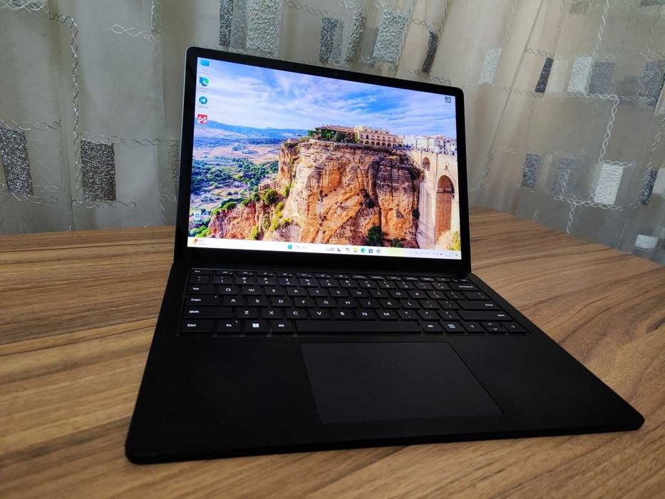 Microsoft Surface Laptop 5