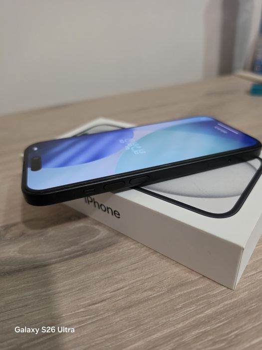 Оригинален IPhone 15  128GB