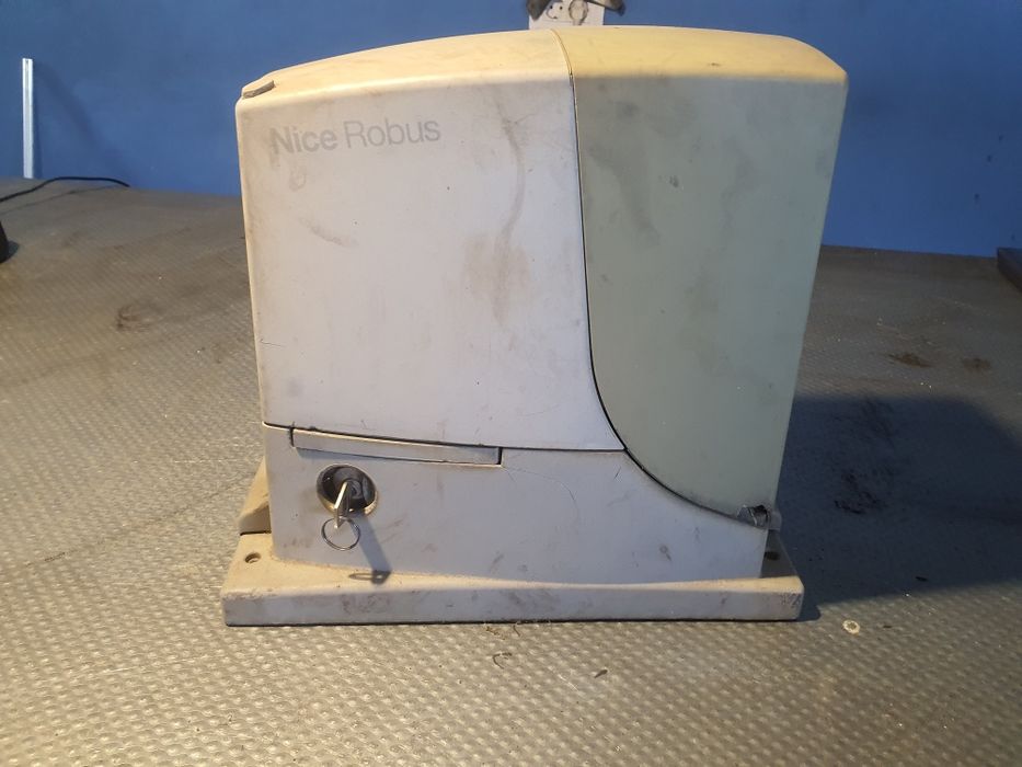 Automatizare Nice Robus600 defecta, pentru poarta culisanta