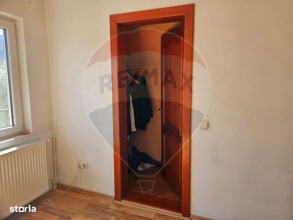 Casă / Vilă 5 camere, curte amenajată, mutare imediata