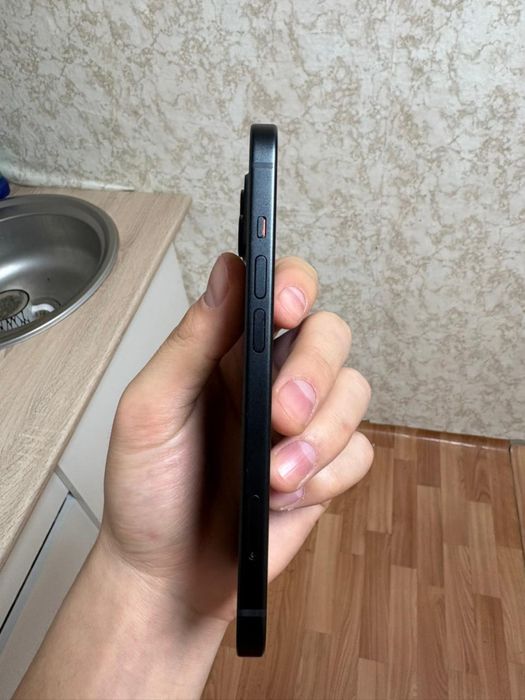 Айфон 15 128гб..