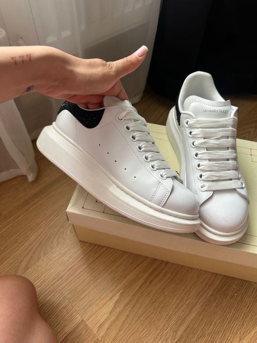 Alexander McQueen сникърси