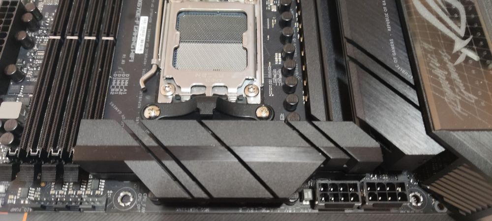 Дъно Asus Rog Strix X670E-F Gaming Wifi AM5