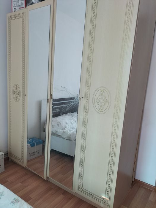 Продам срочно шкаф