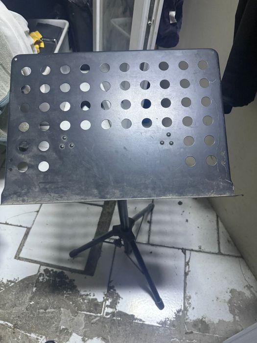 Продается нотная стойка