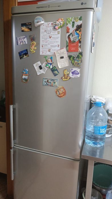 Холодильник отдам даром