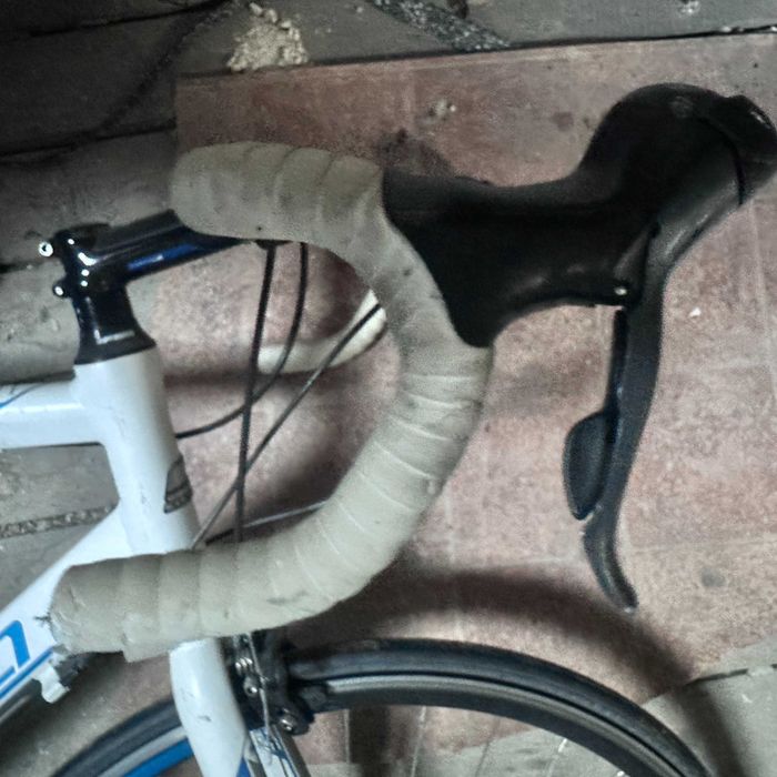 Заглавие: Шосеен велосипед Carrera Virtuoso – Алуминиева рамка 6061 T6