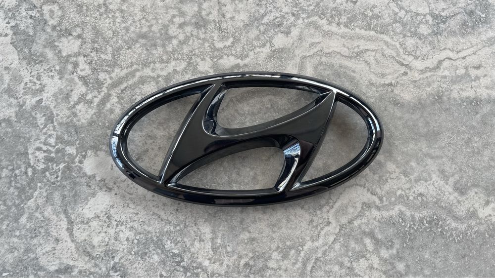 Эмлема Hyundai Tucson