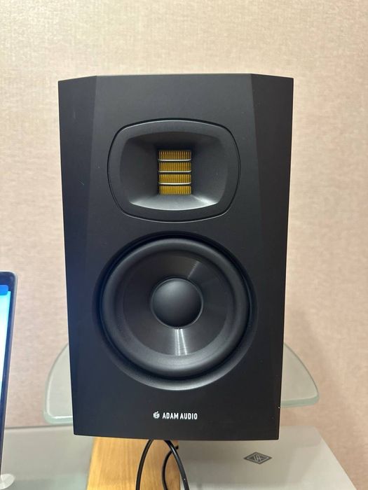 Студийные мониторы ADAM T5V, в идеальном состоянии