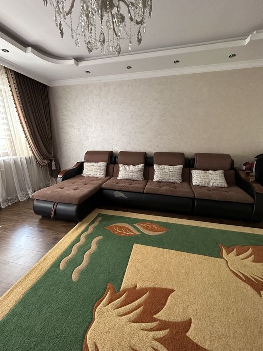 Продается диван в хорошем состоянии