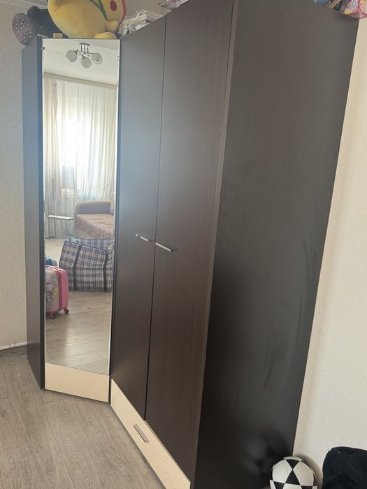 Продам Шкаф и Диван