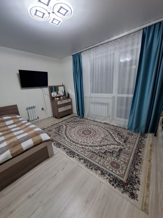Продам 1,5ку за Драм.театром