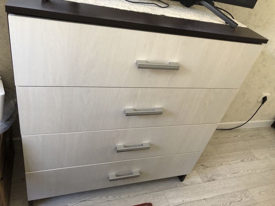 Продам спальный гарнитур