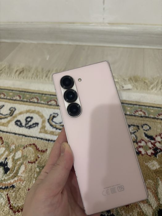 Самсунг фолд 6.