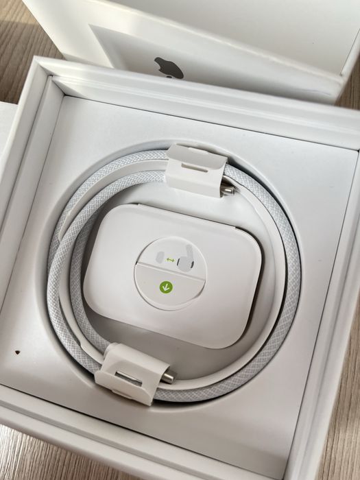 Продам Тайп си кабель от Apple