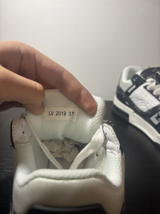 Papuci Louis Vuitton Trainer