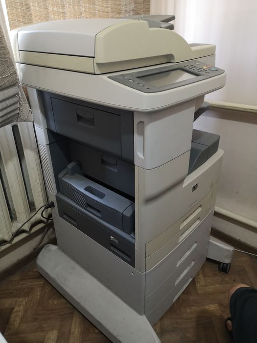Продам СРОЧНО мфу HP Laserjet M5035MFP