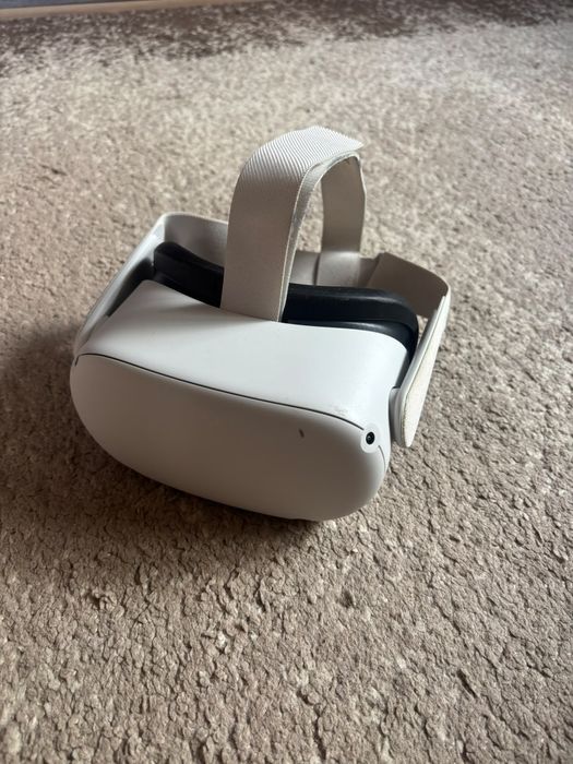 Vând Ochelari VR Oculus meta Quest 2 128 gb