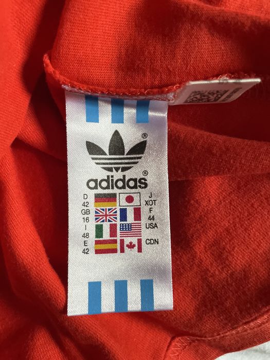 Фанелка адидас червена