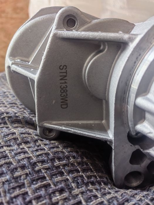 Продам стартер на курсор 8 новый.