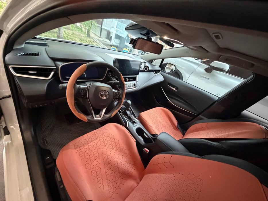 Toyota Levin Hybrid 1.8 (2023–2024)