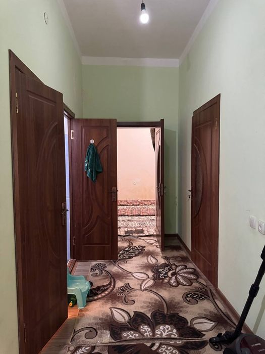 Barcha qulayliklarga ega 75 kv. metrli uy sotiladi.