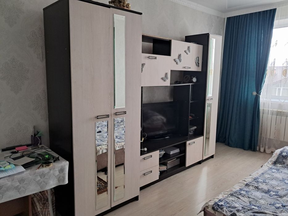Продам горку стенку в хорошем состоянии