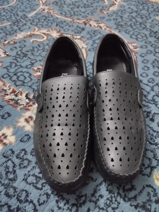 Мужские обувь сетичеей качества хорошие 45-размер.