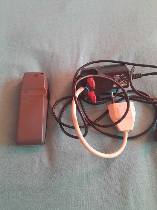 Sony J70 с оригинална батерия и зарядно